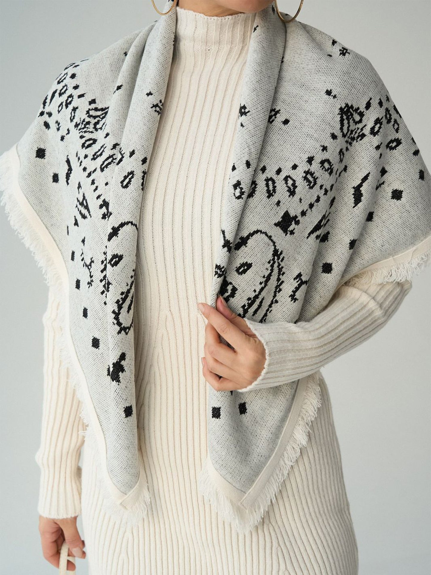 Foulard Carré Élégant Motif Tendance