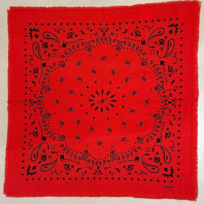 Foulard Carré Élégant Motif Tendance
