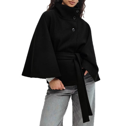 Manteau court à col montant avec ceinture